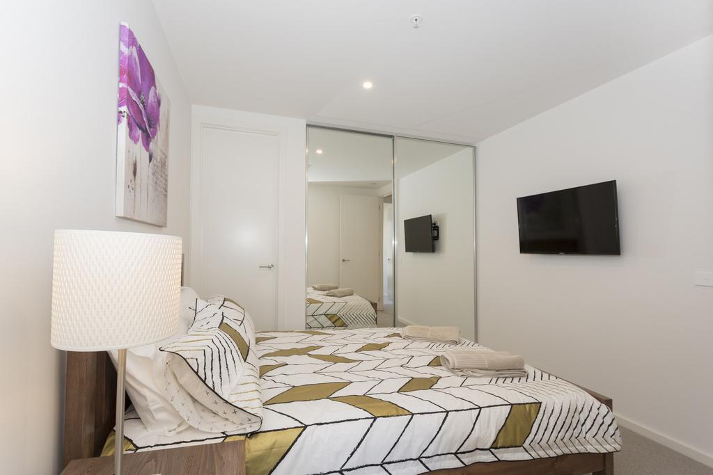☆ Heart Of St Kilda ☆ Infinity Pool+Parking+Wifi Apartment เมลเบิร์น ภายนอก รูปภาพ
