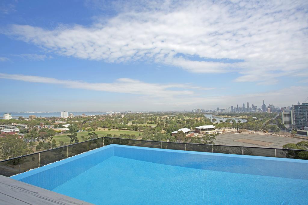 ☆ Heart Of St Kilda ☆ Infinity Pool+Parking+Wifi Apartment เมลเบิร์น ภายนอก รูปภาพ